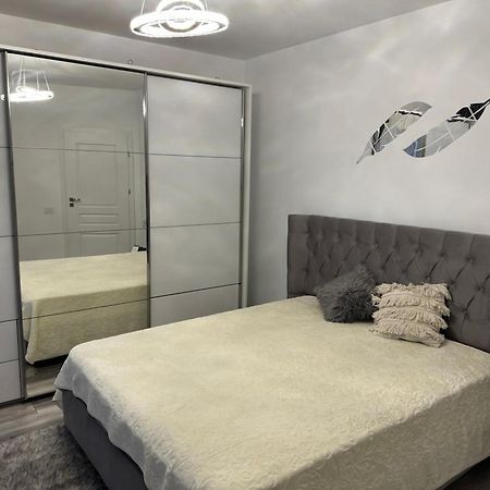 Magnific Apartment Oradea Luaran gambar
