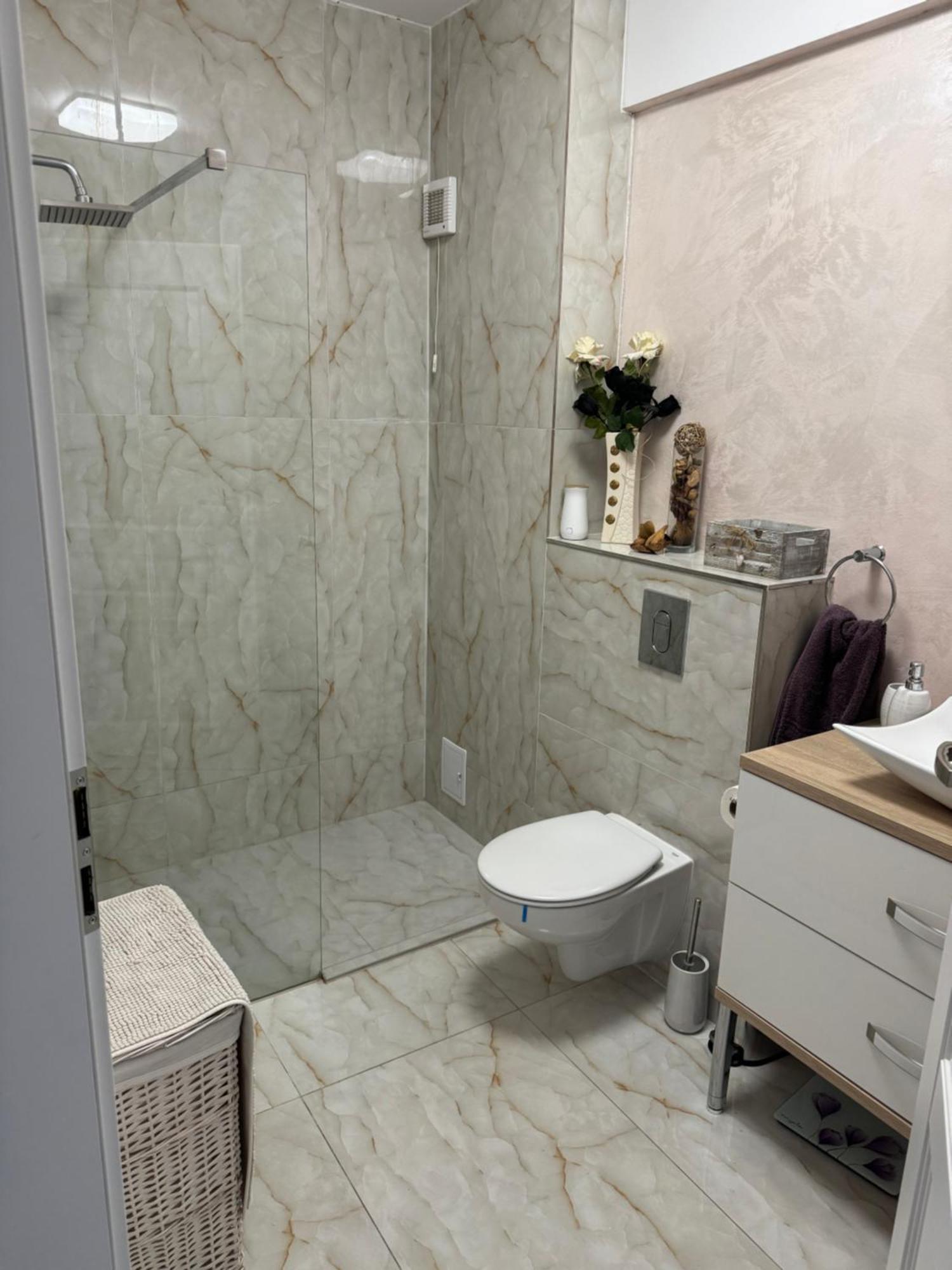 Magnific Apartment Oradea Luaran gambar